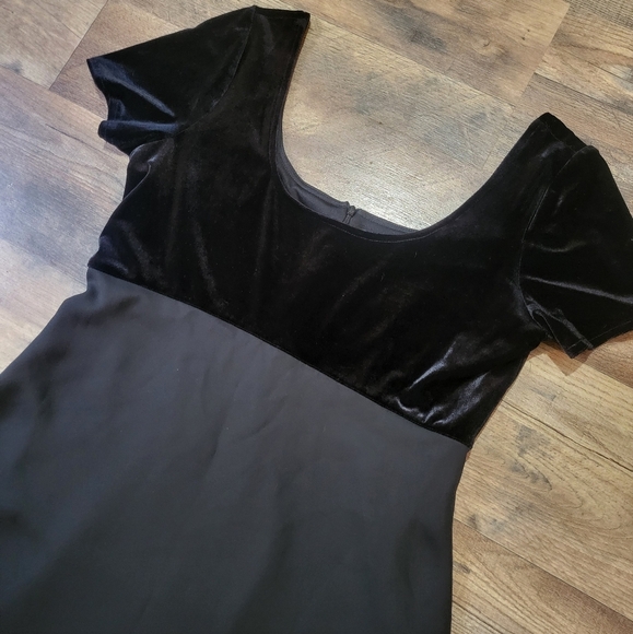 Vintage JS Collections Fit & Flare Velvet Flow Dress Size 10 - Picture 2 of 6